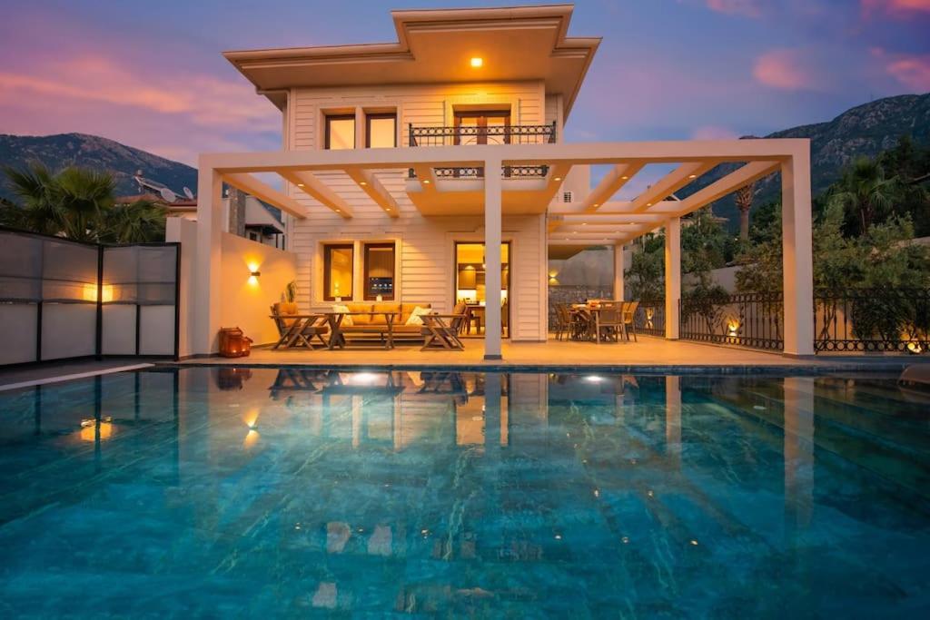 Havuzlu Korunakli Jakuzili Villa Fethiye Luaran gambar