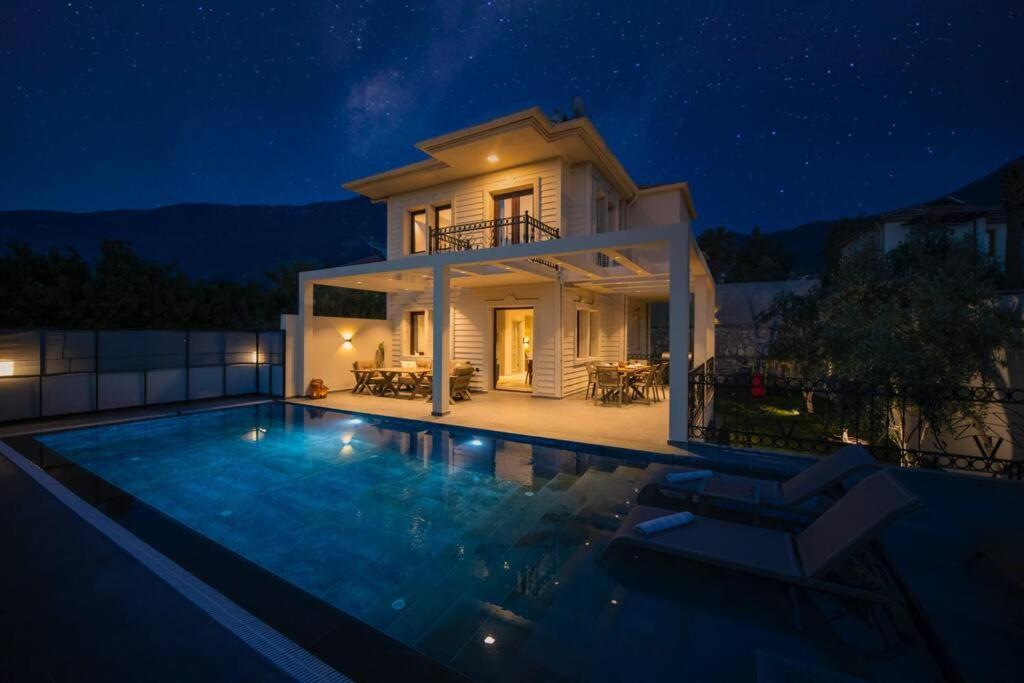 Havuzlu Korunakli Jakuzili Villa Fethiye Luaran gambar