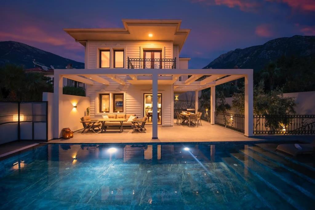 Havuzlu Korunakli Jakuzili Villa Fethiye Luaran gambar