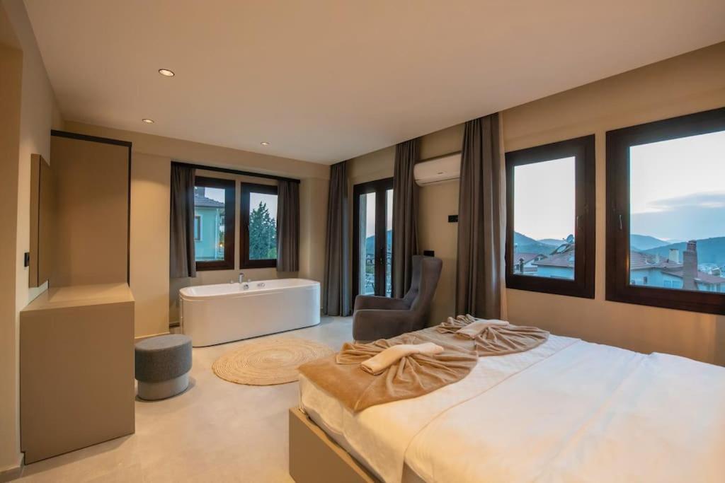 Havuzlu Korunakli Jakuzili Villa Fethiye Luaran gambar
