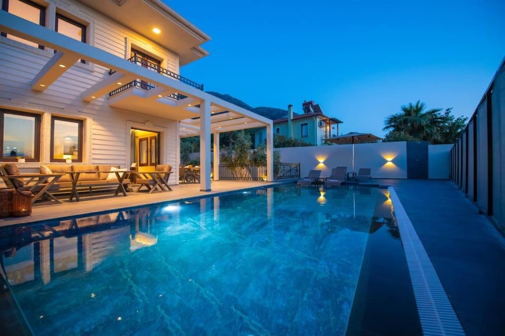 Havuzlu Korunakli Jakuzili Villa Fethiye Luaran gambar